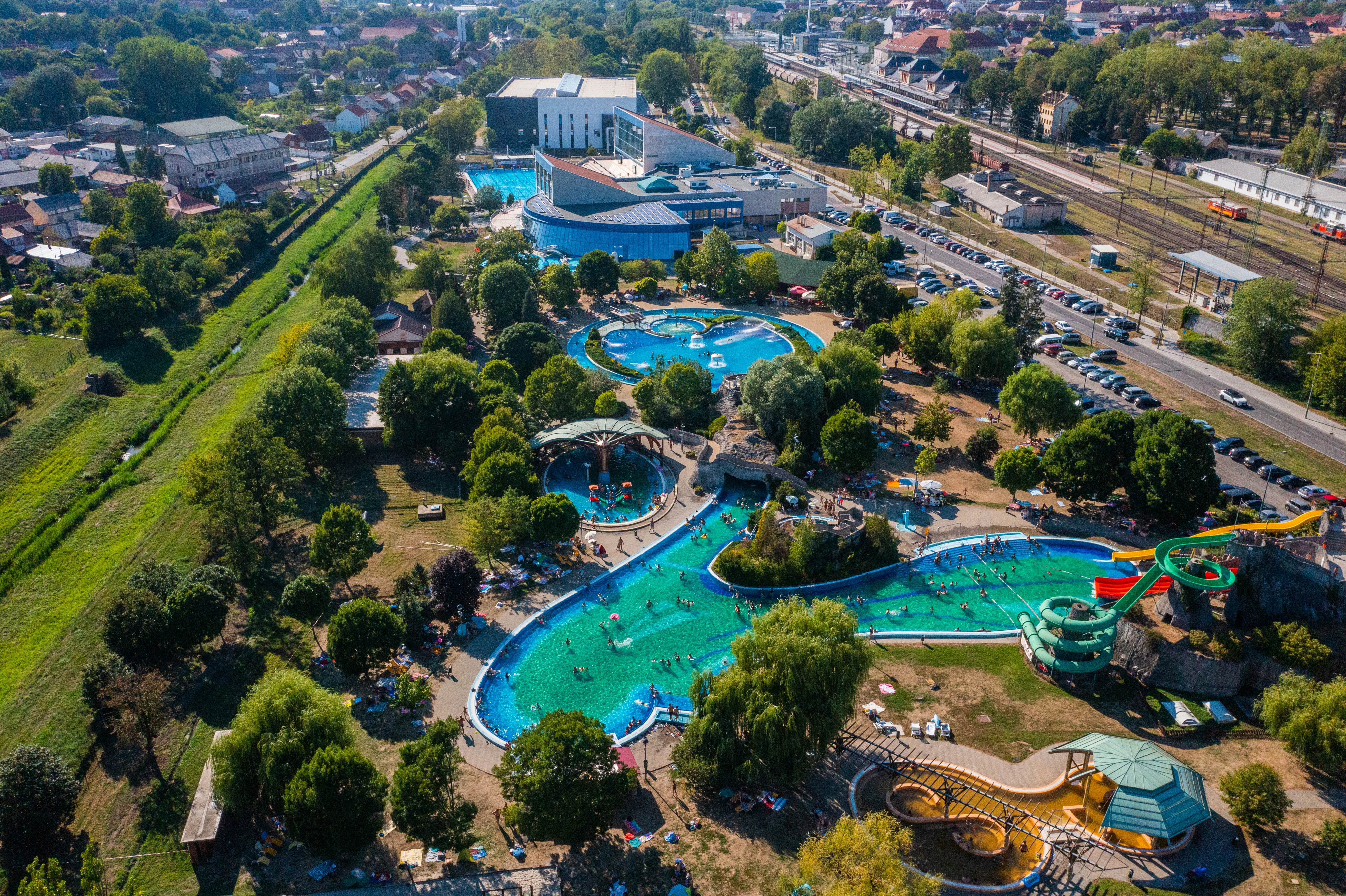 Virágfürdő élménymedencék